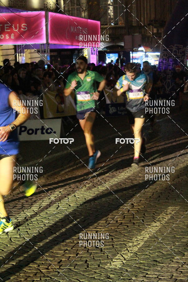 Buy your photos of the eventS�o Silvestre Porto 2019 on Fotop