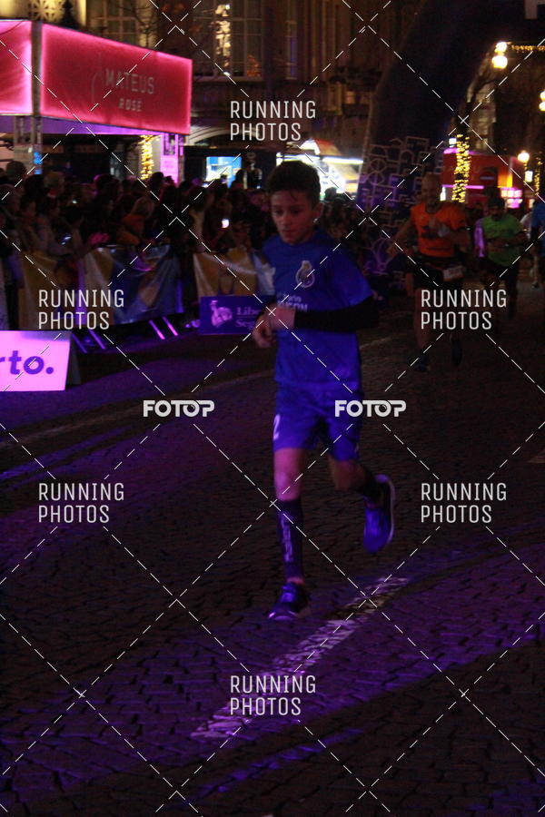 Buy your photos of the eventS�o Silvestre Porto 2019 on Fotop