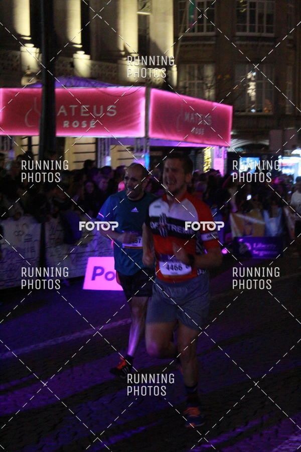 Buy your photos of the eventS�o Silvestre Porto 2019 on Fotop
