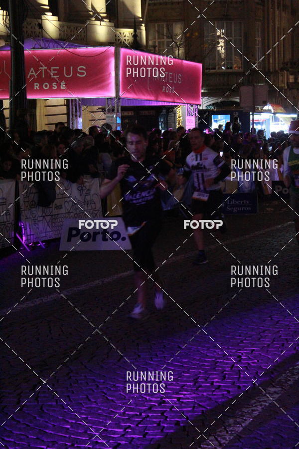 Buy your photos of the eventS�o Silvestre Porto 2019 on Fotop