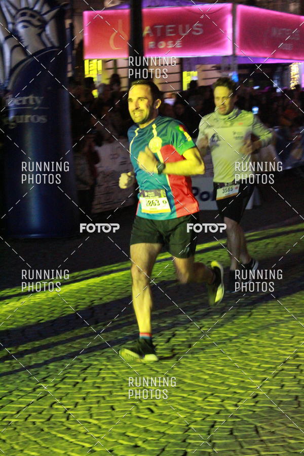 Buy your photos of the eventS�o Silvestre Porto 2019 on Fotop