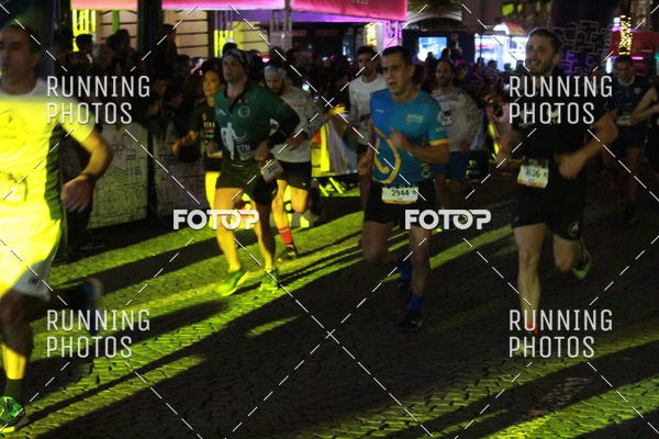 Buy your photos of the eventS�o Silvestre Porto 2019 on Fotop