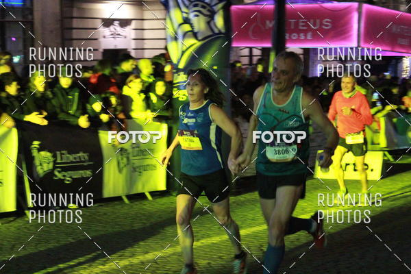 Buy your photos of the eventS�o Silvestre Porto 2019 on Fotop