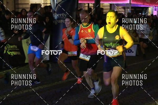 Buy your photos of the eventS�o Silvestre Porto 2019 on Fotop