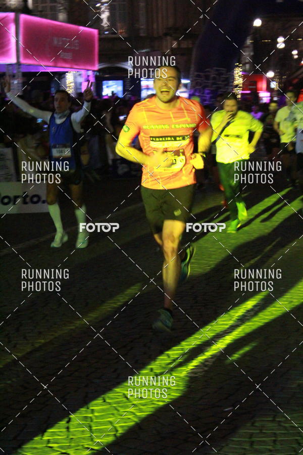 Buy your photos of the eventS�o Silvestre Porto 2019 on Fotop