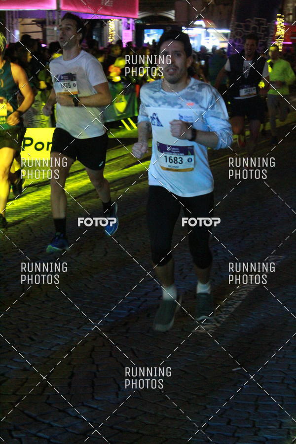 Buy your photos of the eventS�o Silvestre Porto 2019 on Fotop