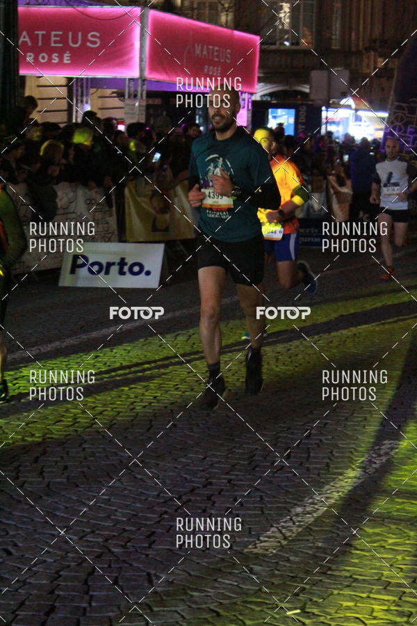 Buy your photos of the eventS�o Silvestre Porto 2019 on Fotop