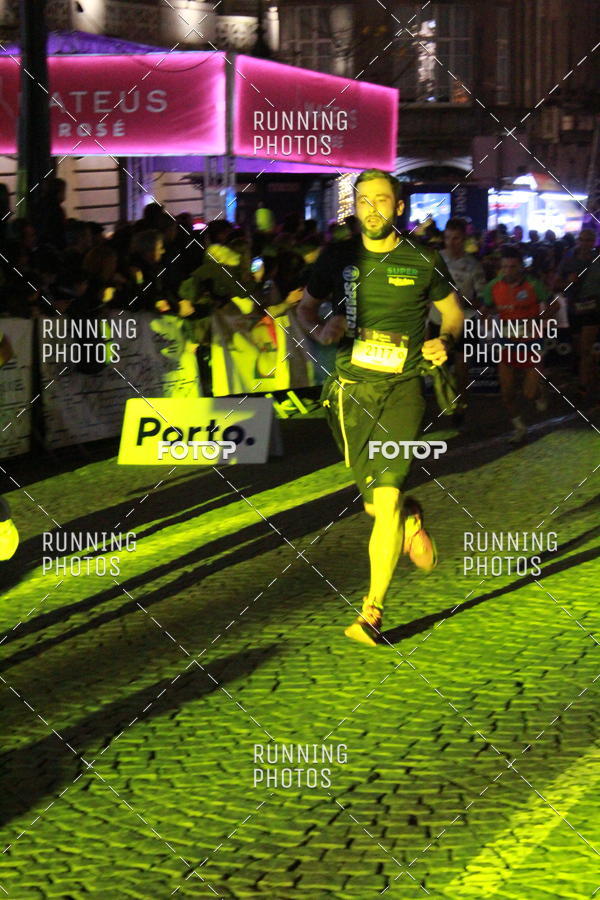 Buy your photos of the eventS�o Silvestre Porto 2019 on Fotop