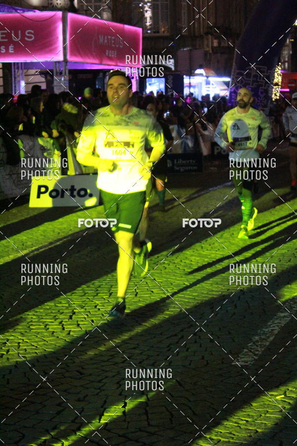Buy your photos of the eventS�o Silvestre Porto 2019 on Fotop
