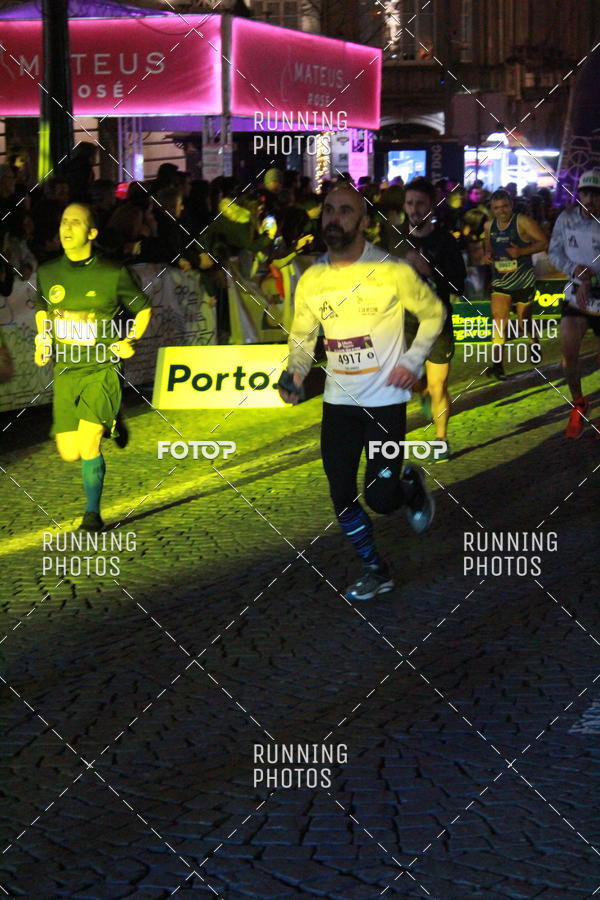 Buy your photos of the eventS�o Silvestre Porto 2019 on Fotop