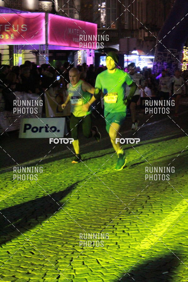 Buy your photos of the eventS�o Silvestre Porto 2019 on Fotop