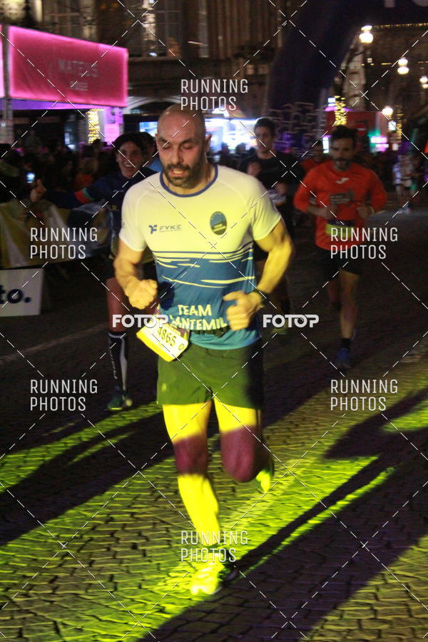 Buy your photos of the eventS�o Silvestre Porto 2019 on Fotop