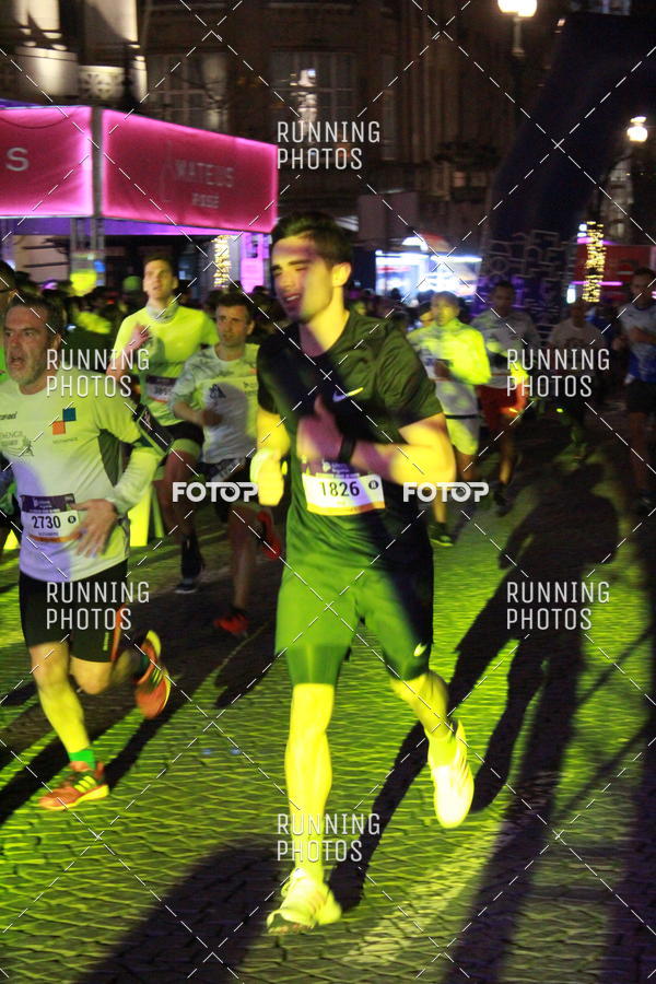 Buy your photos of the eventS�o Silvestre Porto 2019 on Fotop