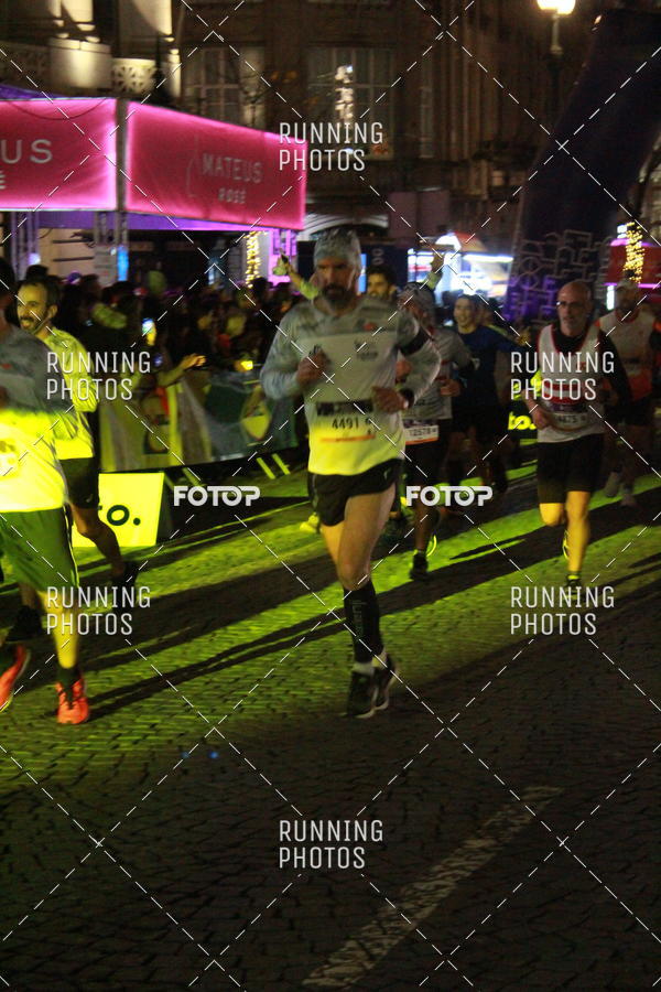 Buy your photos of the eventS�o Silvestre Porto 2019 on Fotop