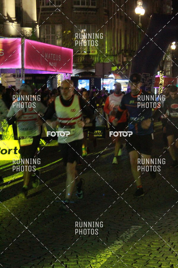 Buy your photos of the eventS�o Silvestre Porto 2019 on Fotop