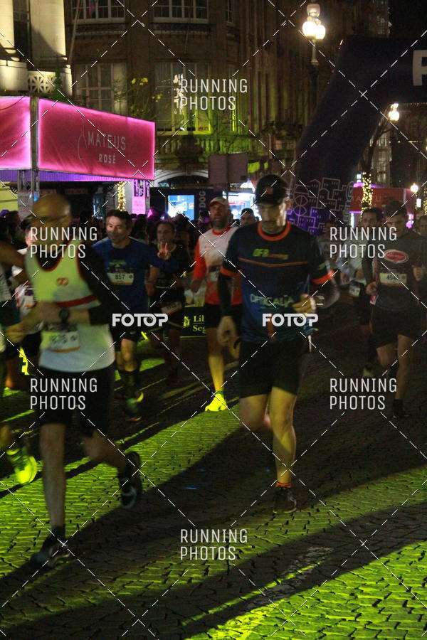 Buy your photos of the eventS�o Silvestre Porto 2019 on Fotop