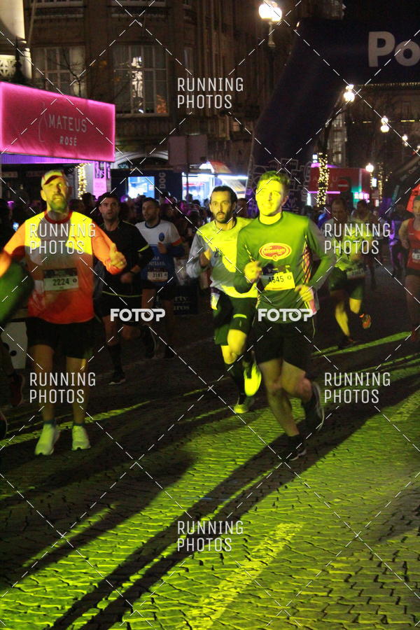 Buy your photos of the eventS�o Silvestre Porto 2019 on Fotop