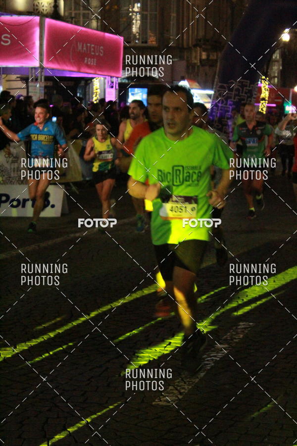 Buy your photos of the eventS�o Silvestre Porto 2019 on Fotop