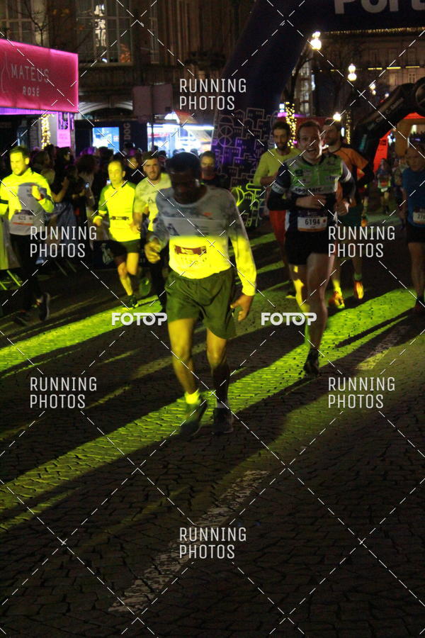 Buy your photos of the eventS�o Silvestre Porto 2019 on Fotop