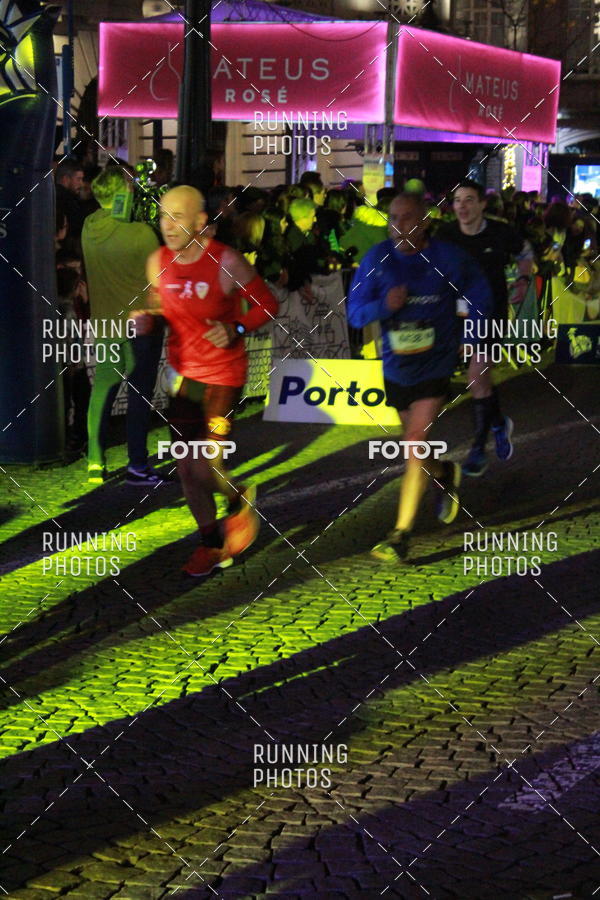 Buy your photos of the eventS�o Silvestre Porto 2019 on Fotop