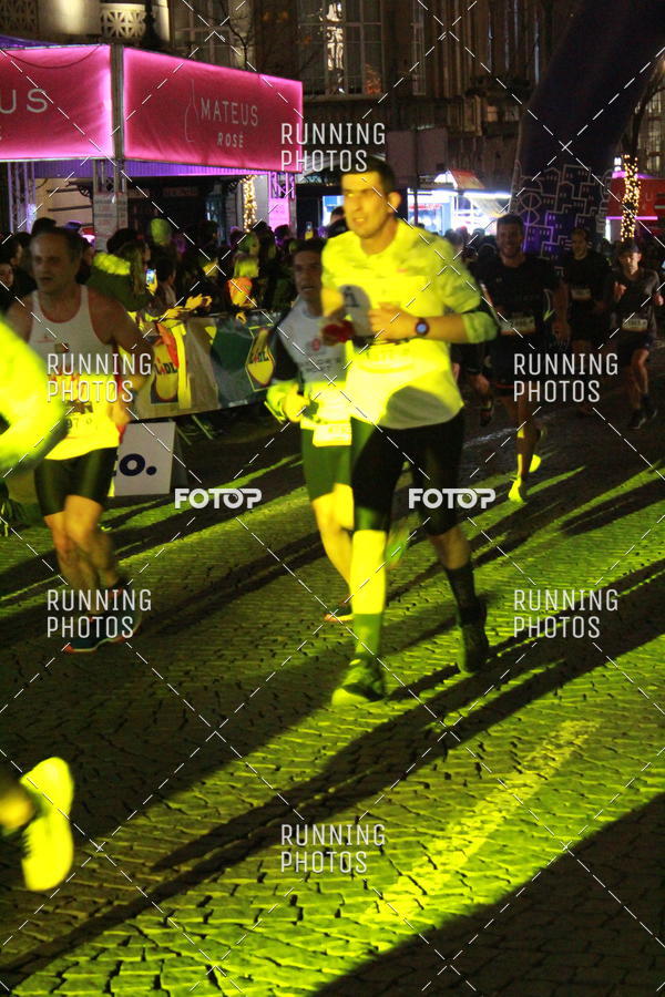 Buy your photos of the eventS�o Silvestre Porto 2019 on Fotop