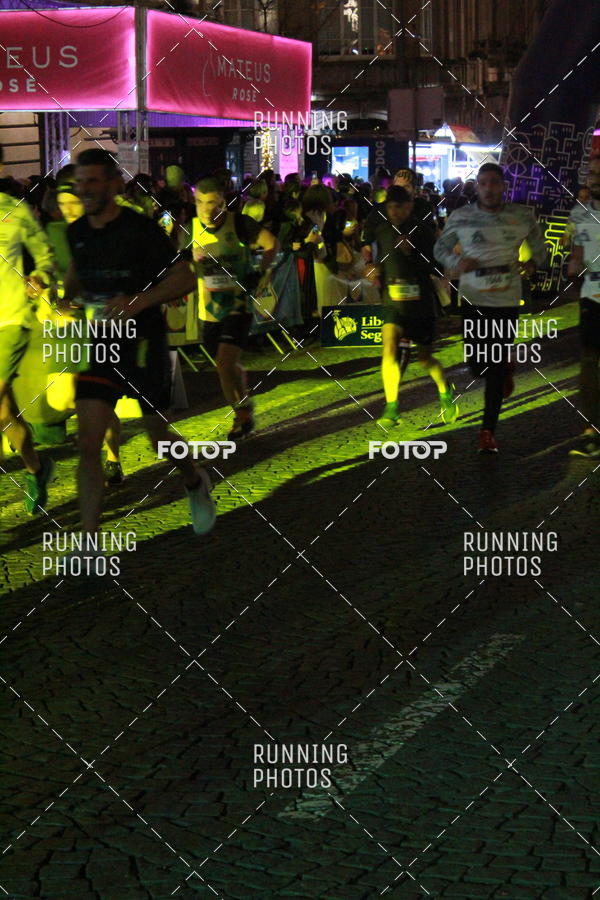 Buy your photos of the eventS�o Silvestre Porto 2019 on Fotop