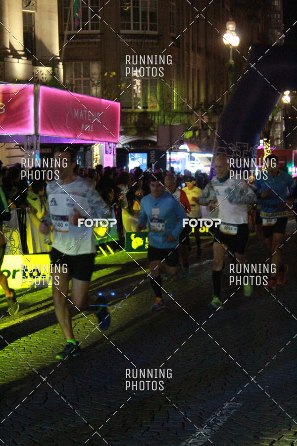 Buy your photos of the eventS�o Silvestre Porto 2019 on Fotop