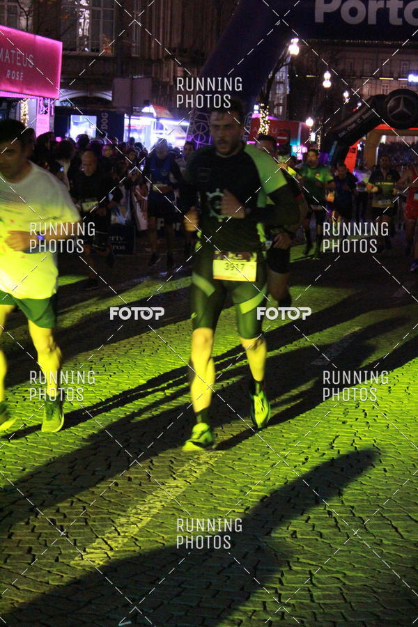 Buy your photos of the eventS�o Silvestre Porto 2019 on Fotop