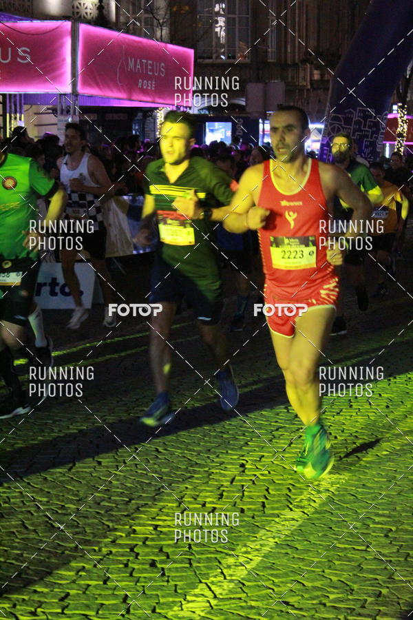 Buy your photos of the eventS�o Silvestre Porto 2019 on Fotop