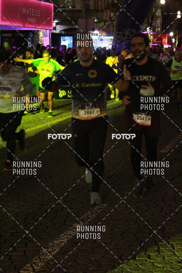 Buy your photos of the eventS�o Silvestre Porto 2019 on Fotop