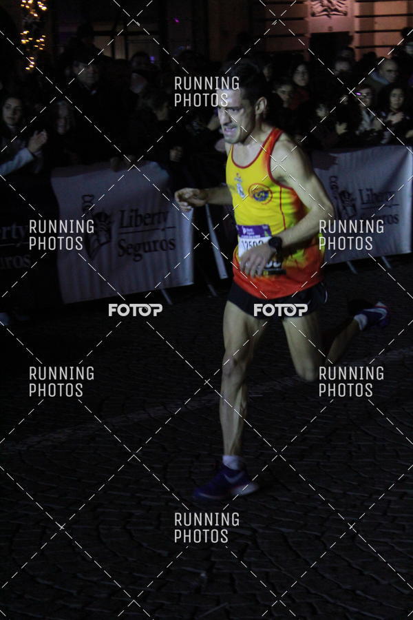 Buy your photos of the eventS�o Silvestre Porto 2019 on Fotop