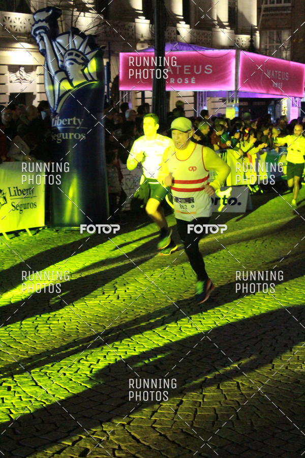 Buy your photos of the eventS�o Silvestre Porto 2019 on Fotop
