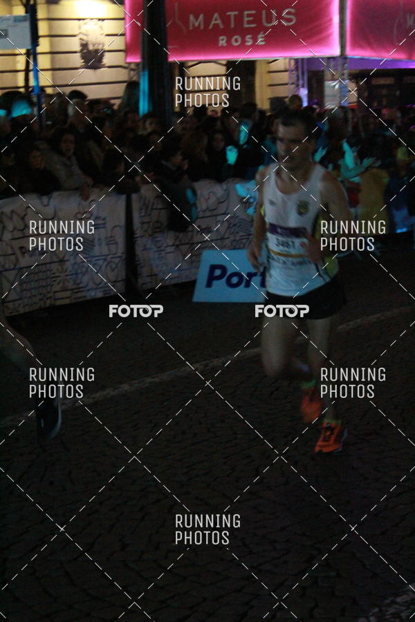 Buy your photos of the eventS�o Silvestre Porto 2019 on Fotop