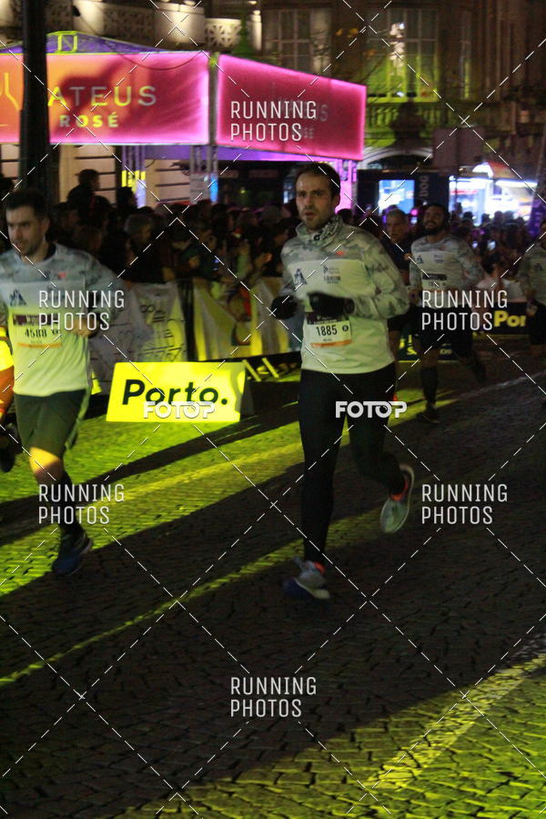 Buy your photos of the eventS�o Silvestre Porto 2019 on Fotop