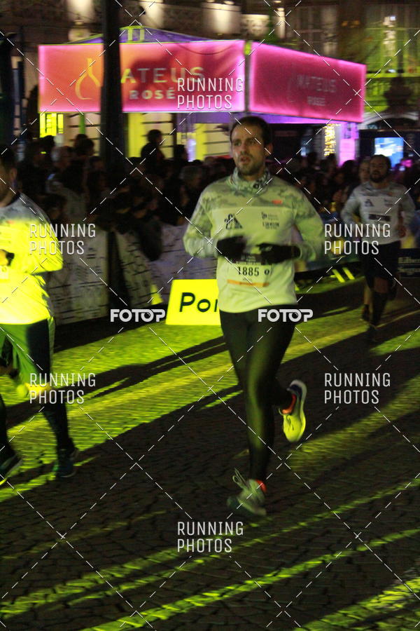 Buy your photos of the eventS�o Silvestre Porto 2019 on Fotop