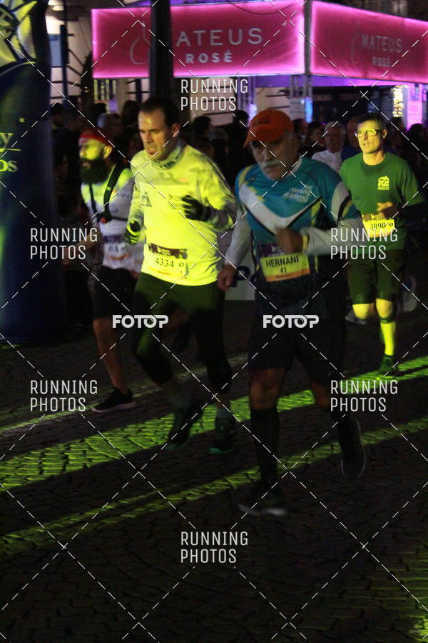 Buy your photos of the eventS�o Silvestre Porto 2019 on Fotop
