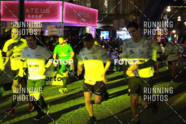 Buy your photos of the eventS�o Silvestre Porto 2019 on Fotop