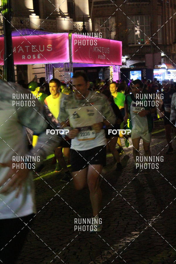 Buy your photos of the eventS�o Silvestre Porto 2019 on Fotop