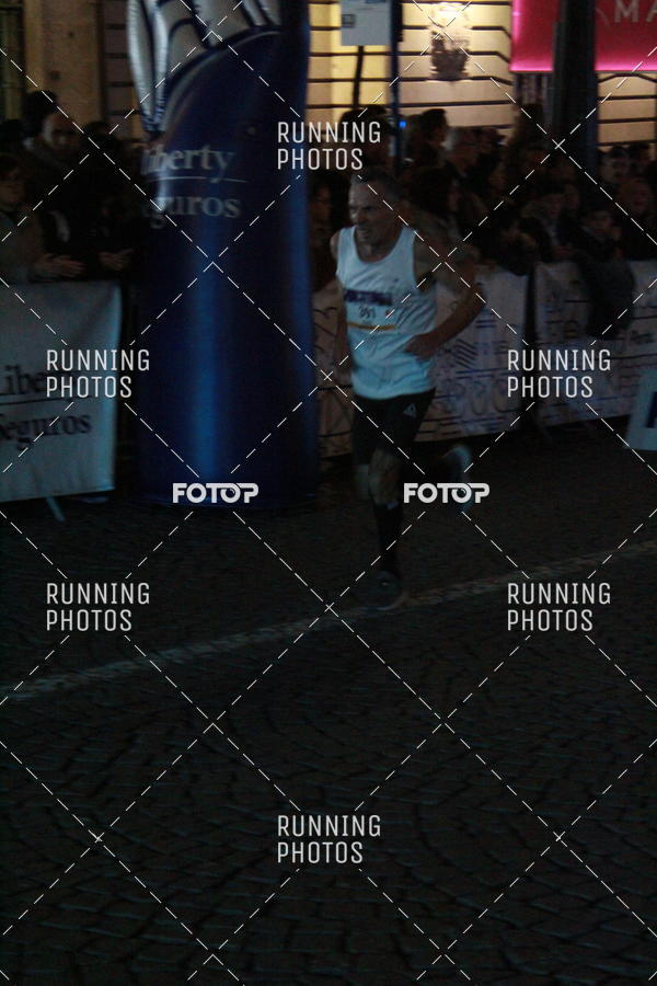 Buy your photos of the eventS�o Silvestre Porto 2019 on Fotop