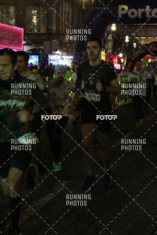 Buy your photos of the eventS�o Silvestre Porto 2019 on Fotop