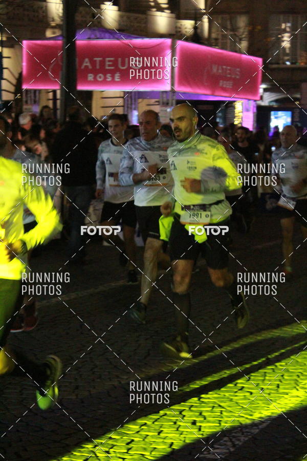 Buy your photos of the eventS�o Silvestre Porto 2019 on Fotop