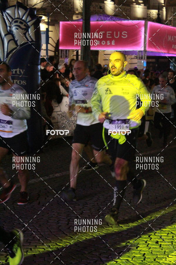 Buy your photos of the eventS�o Silvestre Porto 2019 on Fotop