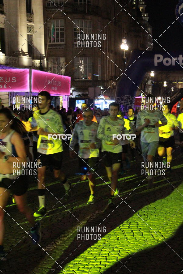 Buy your photos of the eventS�o Silvestre Porto 2019 on Fotop