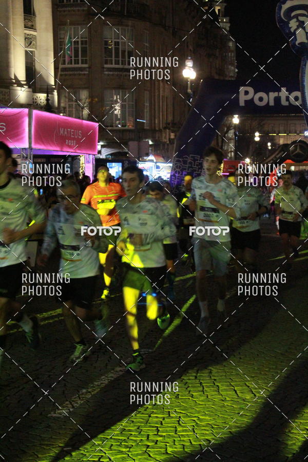 Buy your photos of the eventS�o Silvestre Porto 2019 on Fotop