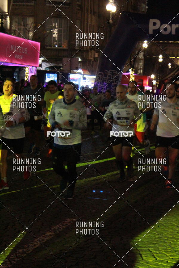 Buy your photos of the eventS�o Silvestre Porto 2019 on Fotop