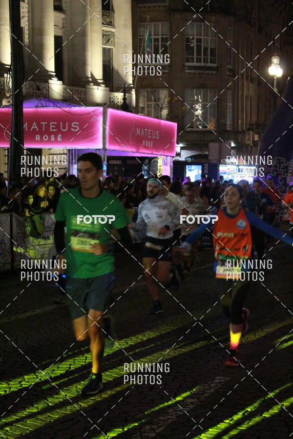 Buy your photos of the eventS�o Silvestre Porto 2019 on Fotop