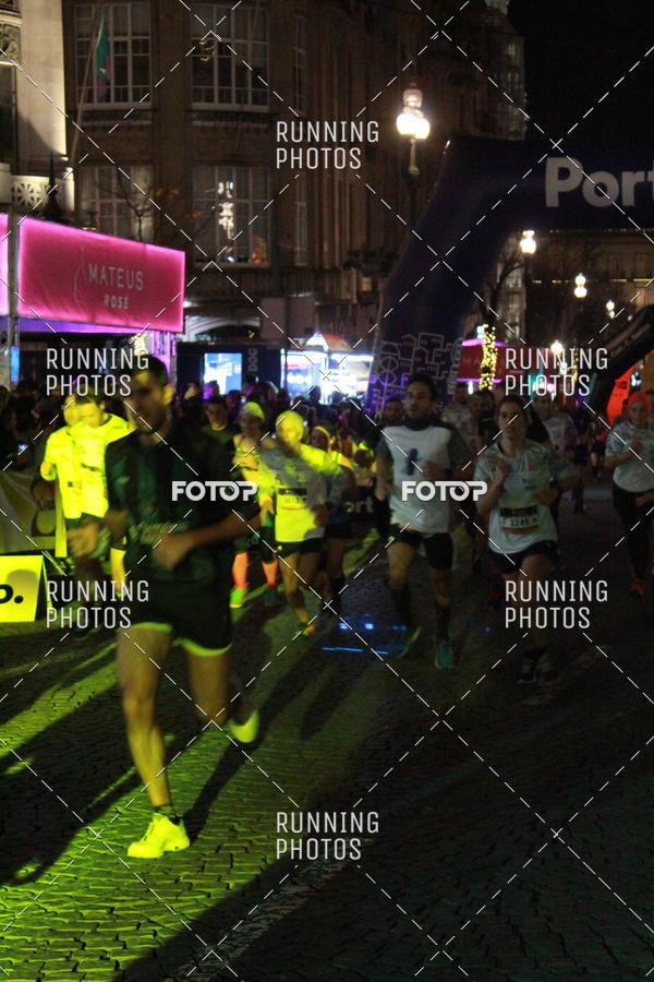 Buy your photos of the eventS�o Silvestre Porto 2019 on Fotop