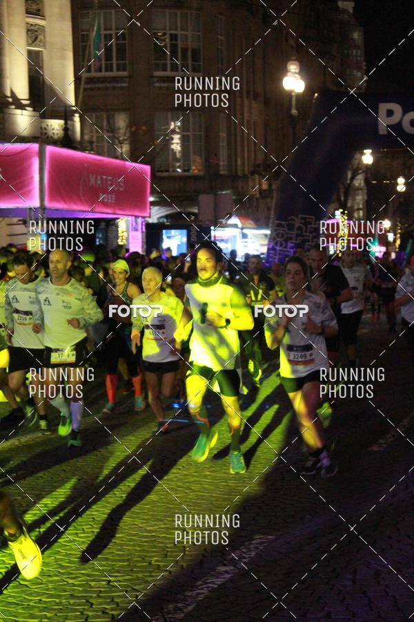 Buy your photos of the eventS�o Silvestre Porto 2019 on Fotop