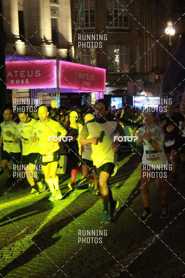 Buy your photos of the eventS�o Silvestre Porto 2019 on Fotop