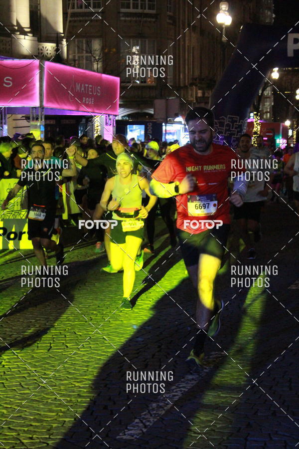 Buy your photos of the eventS�o Silvestre Porto 2019 on Fotop